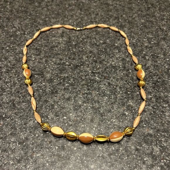Jewelry - Women’s bead necklace